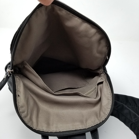 TUTILO New York Black Backpack One Shoulder 5 pocket Size 10X11 Inches FLAW - Picture 3 of 15